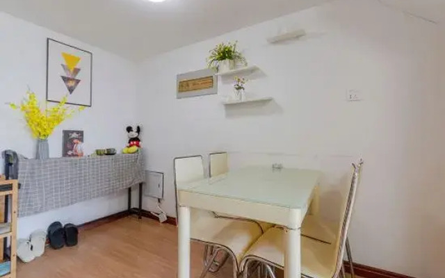 Qingshe Apartment (Shanghai Sijing Metro Station)