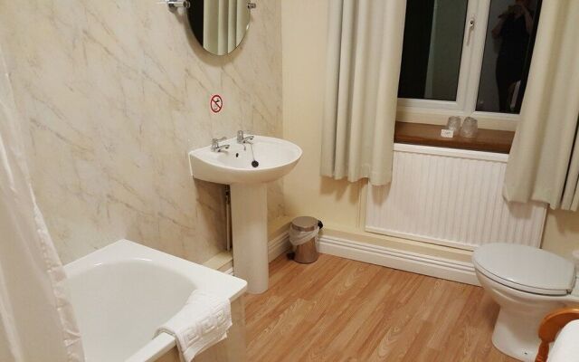 Paddocks Hotel