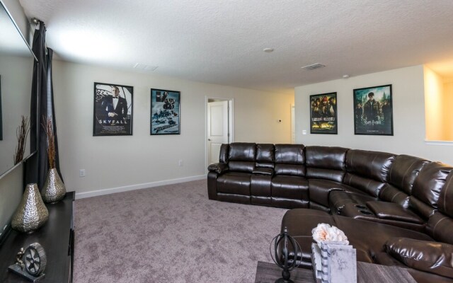 1684 Moonvalley Drive