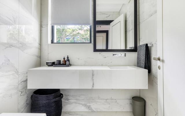 Aurum Allure - Bantry Bay