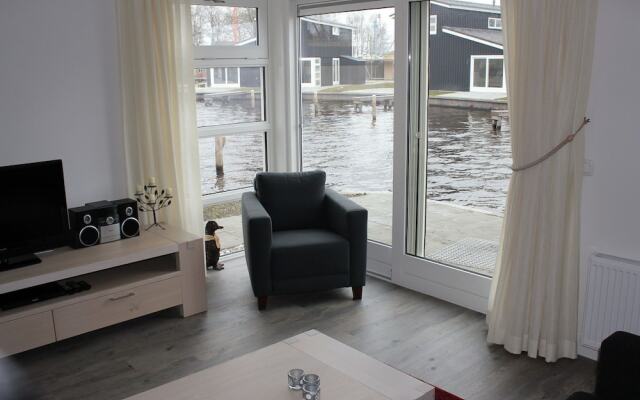Comfortable Villa With Combi-microwave, Near Terherne