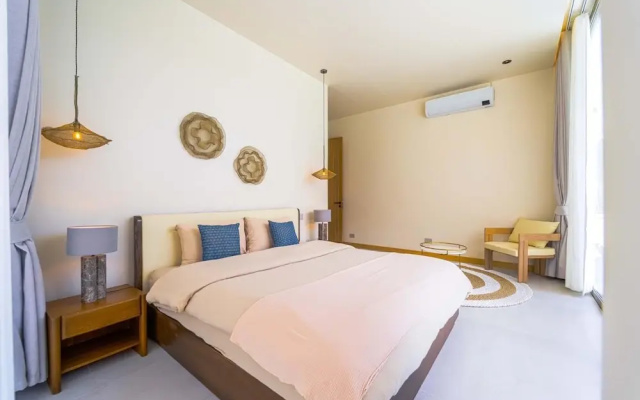 Ultra-Modern 6-Bedroom in GolfCourse PH6