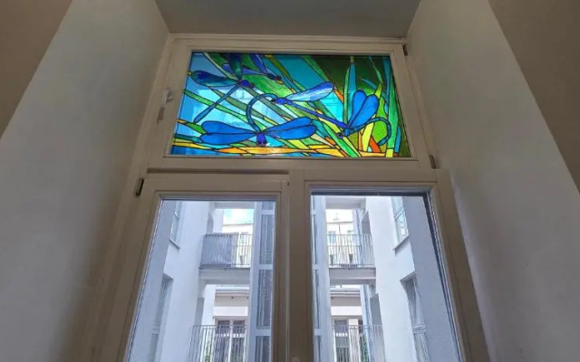 Light Rooms Apartment