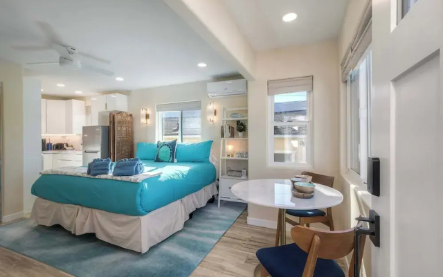 Monarch Cove - Unit B  For 2ppl