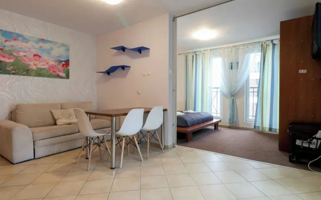 Promenada by Baltic Home