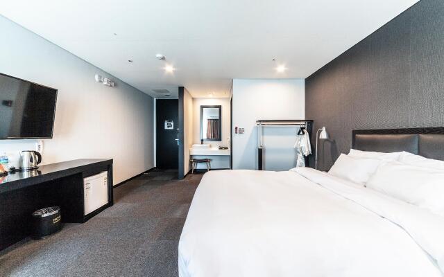 Gangneung Tourist Hotel