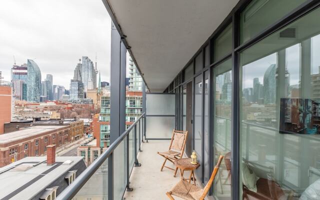 Stylish 1BR Condo Trendy King East