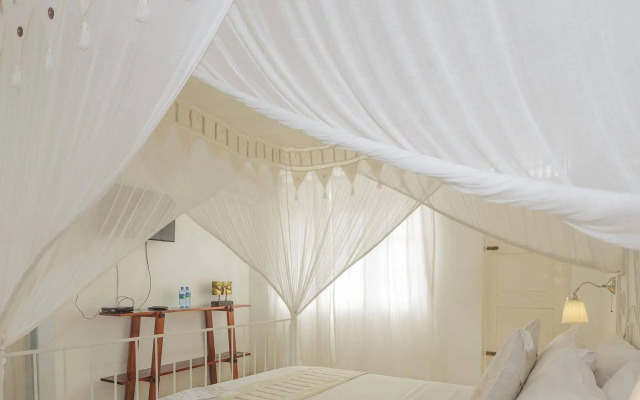 Royce Boutique Hotel