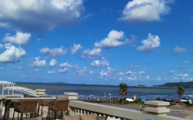 Jihu Beach Hotel