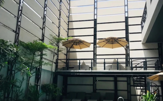 CHECK inn Phnom Penh BKK 1