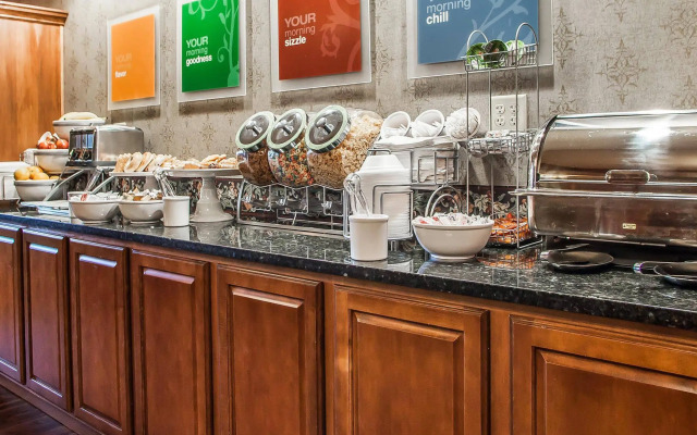 Comfort Suites Milwaukee Airport