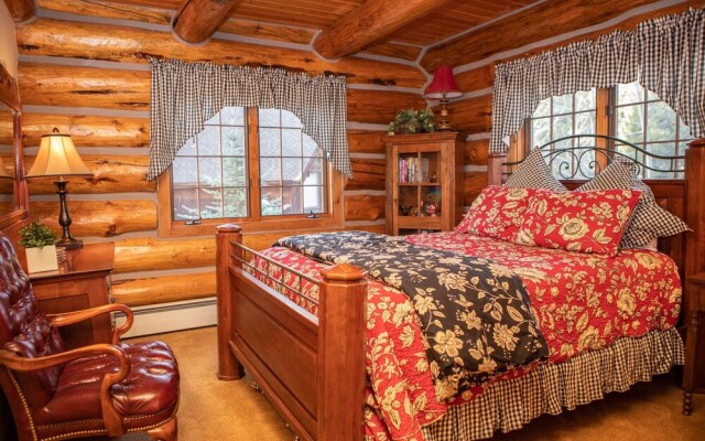 13 Bear Tree Court 5 Bedroom Home by RedAwning