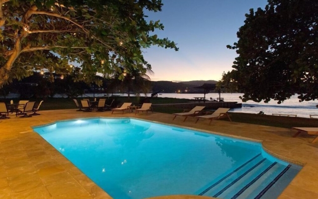 A Summer Place, Discovery Bay 7BR