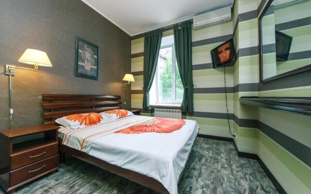 One bedroom. 17 Khreshchatyk str. Centre of Kiev