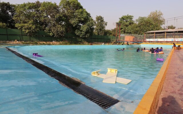 OYO 30450 Aamrapaali Water Park
