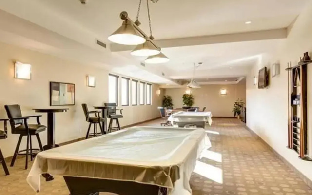 Upper Floor w/ Courtyard View #550