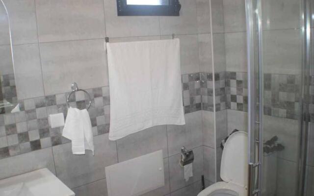 Arcos Grand Suites with pool