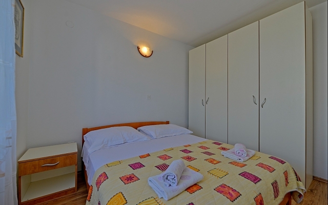 Apartment Puli - 200m from sea: Nela2  Postira, Island Brac