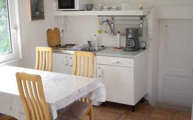 Lækjarkot Rooms and Cottages with Kitchen