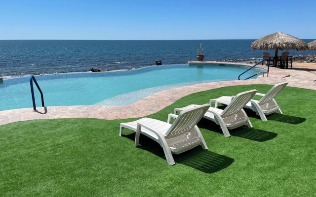 Palacio del Mar by Rocky Host