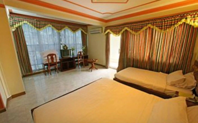 Lucky Star Hotel