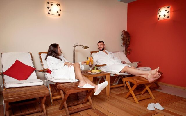 Crystal Palace Boutique Hotel
