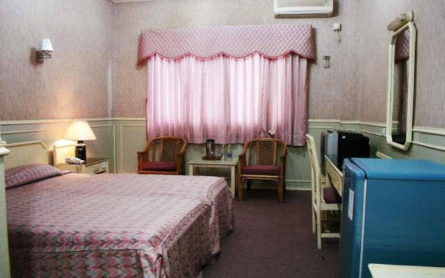 Chitra Hotel