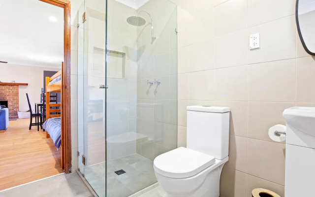 Braeside Cabin Three - Parsonsia