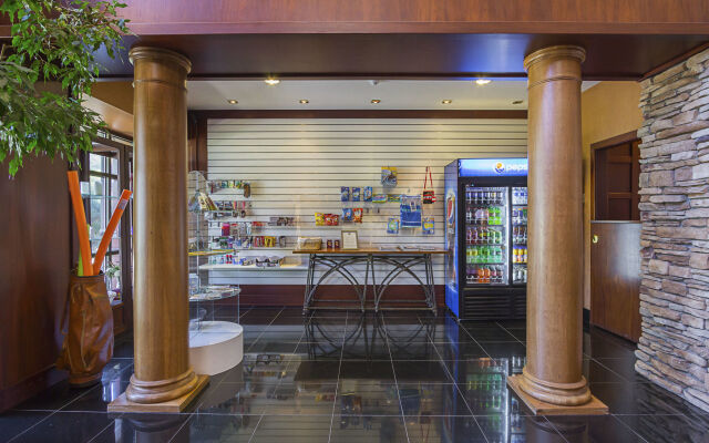 Quail Hollow Resort - A Trademark Collection Hotel