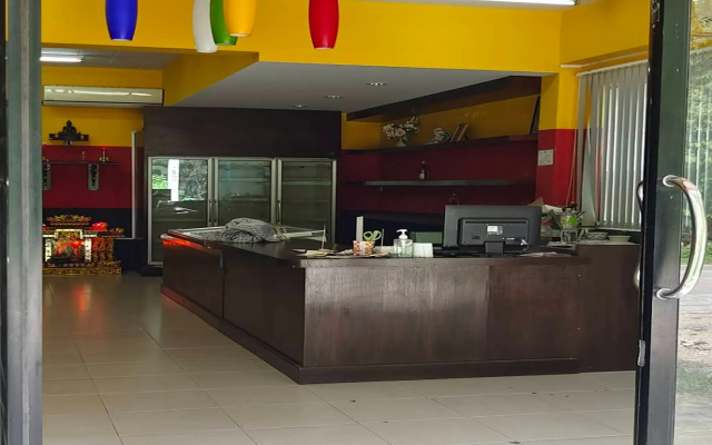 Top Harvest Rental - Hostel