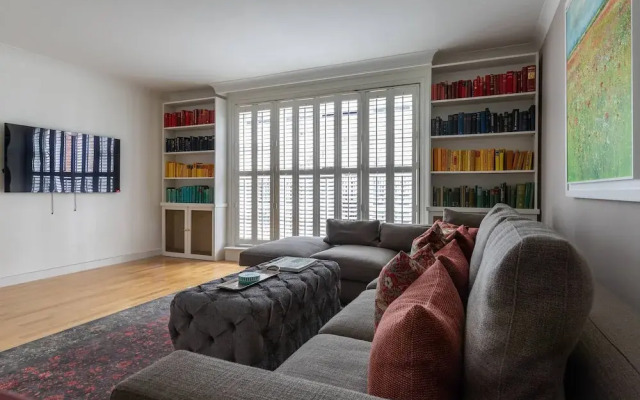 Canning Place Mews by Onefinestay