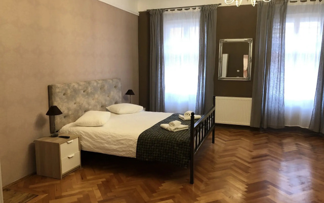 Poet Pastior Residence