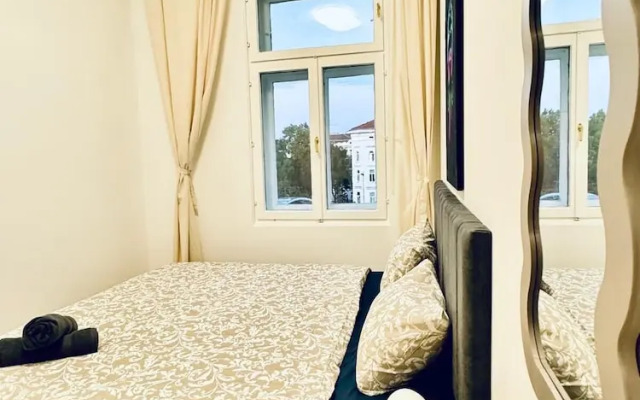 Stylish 4BR Apt Near Westbahnhof