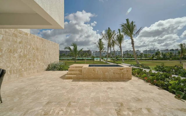 Luxury Escape Private Jacuzzi, Beach, Punta Cana Sleep 5