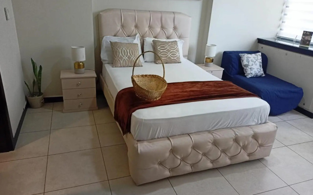 Ecusuites Room 44 bellini Gye Santa Ana