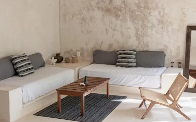 Fabulous Bohemian Apartment Exceptional Location Swimming Pool Terrace Garden