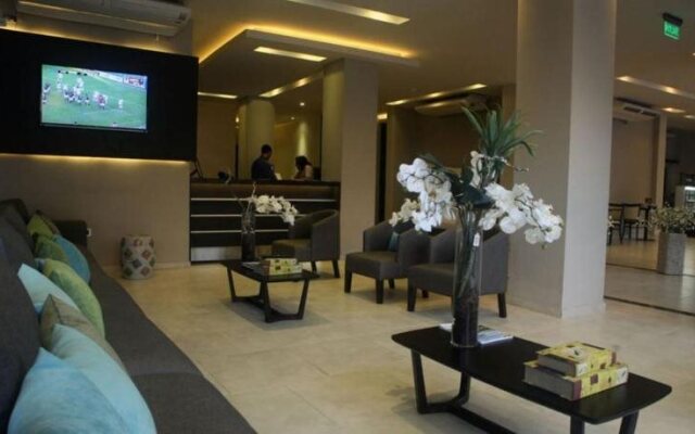 Altos Del Estero Hotel And Apartments