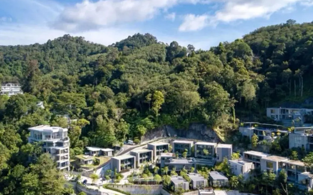 Tropical Pavilion P06 in Natural Park