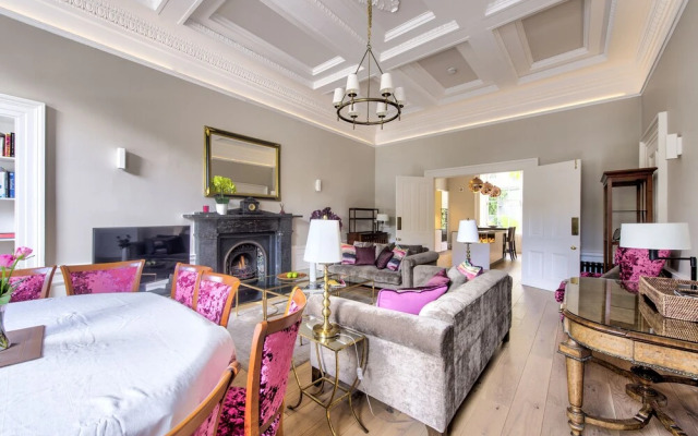 JOIVY Doune Terrace Apartment: Edinburgh New Town Prime Location
