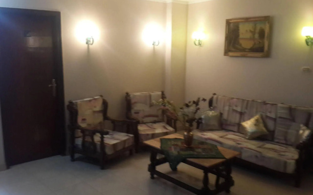 Pyramids Plateau Inn