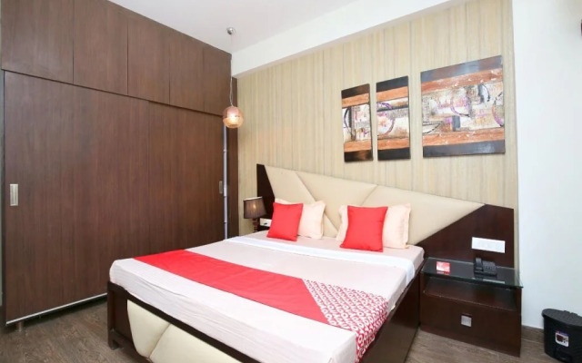 Royale Lake Suites