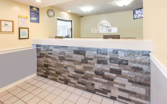 Days Inn by Wyndham Kent - Akron