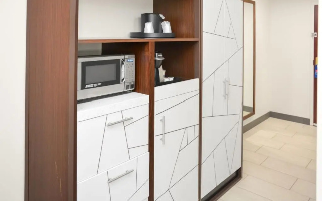 Four Points by Sheraton Fayetteville Fort Bragg