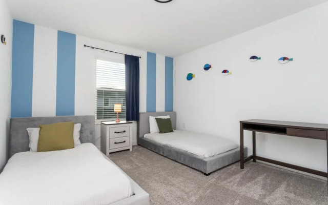 Adorable new Townhouse Near Disney