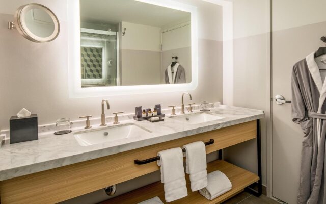 The Duniway Portland A Hilton Hotel