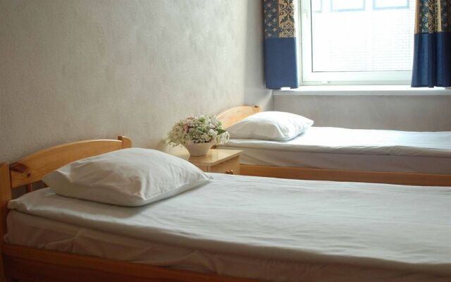 16 Euro Hostel