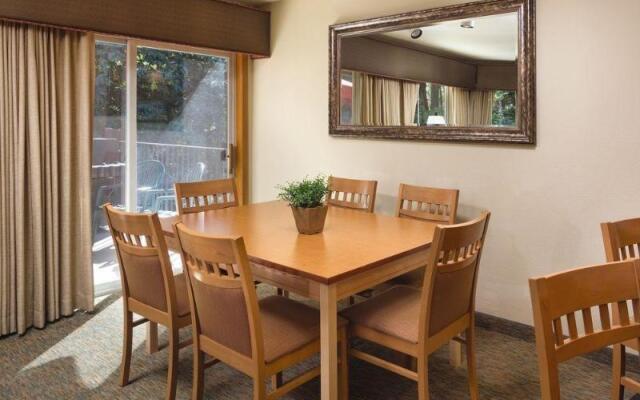 Whispering Woods Resort