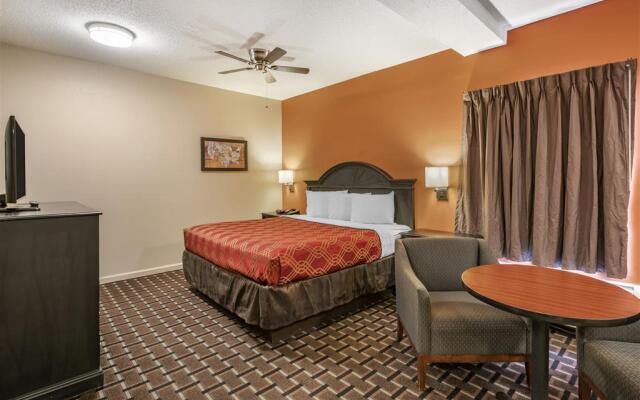 Econo Lodge & Suites Granite City