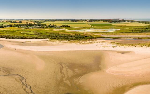 Modern Lodge With 2 Bathrooms, The Beach At 500 M