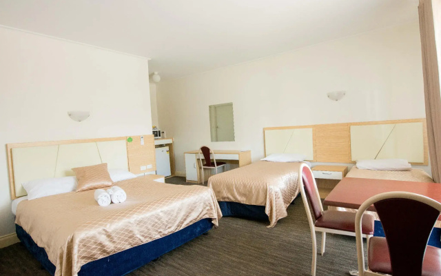 Jacksons Motor Inn